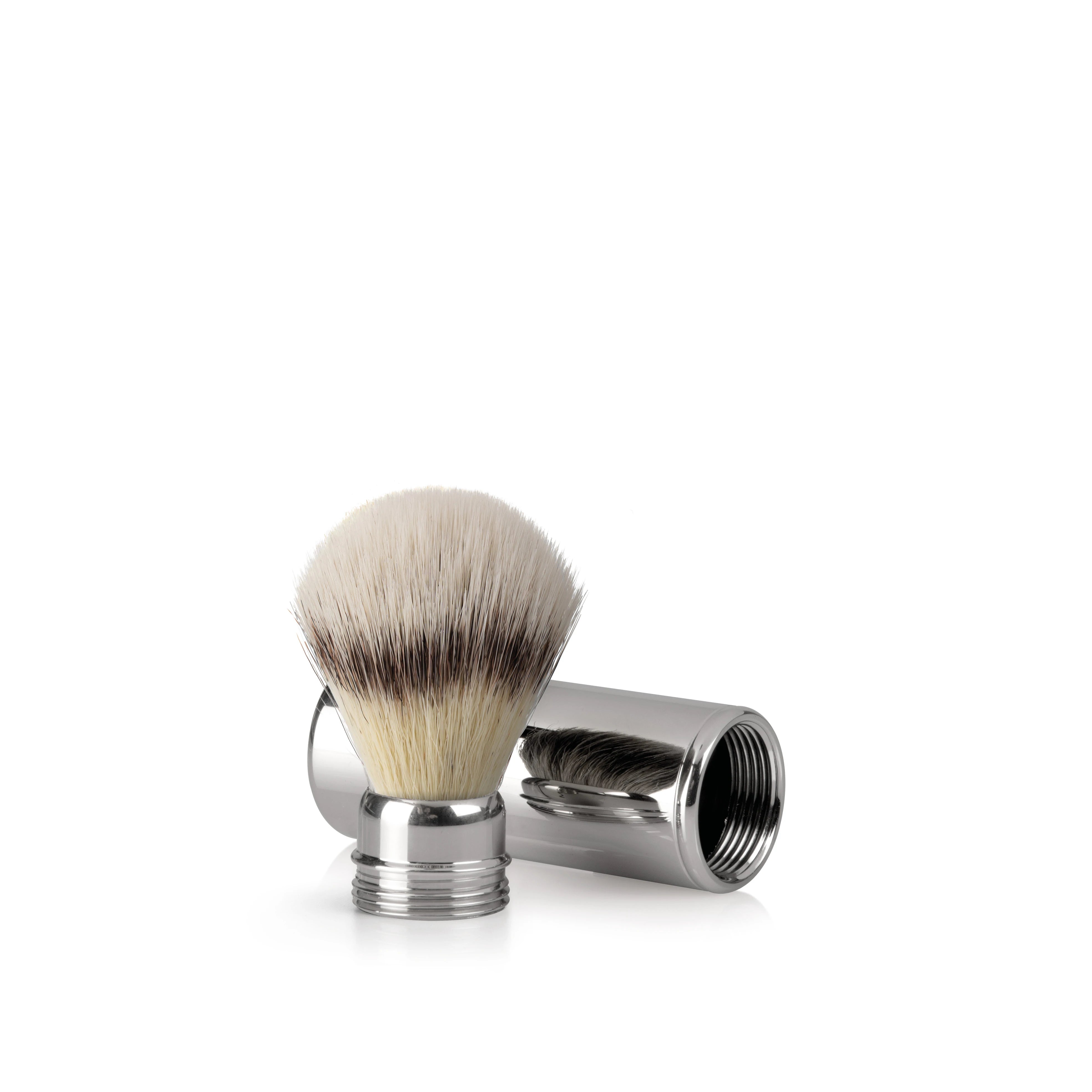 Zweiteiliger Reiserasierpinsel aus verchromtem Metall